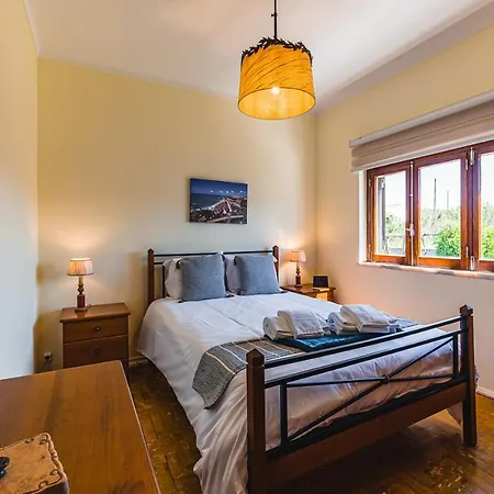 Casa A Beira Mar - With Ocean View بيت للعطل São Pedro da Cadeira